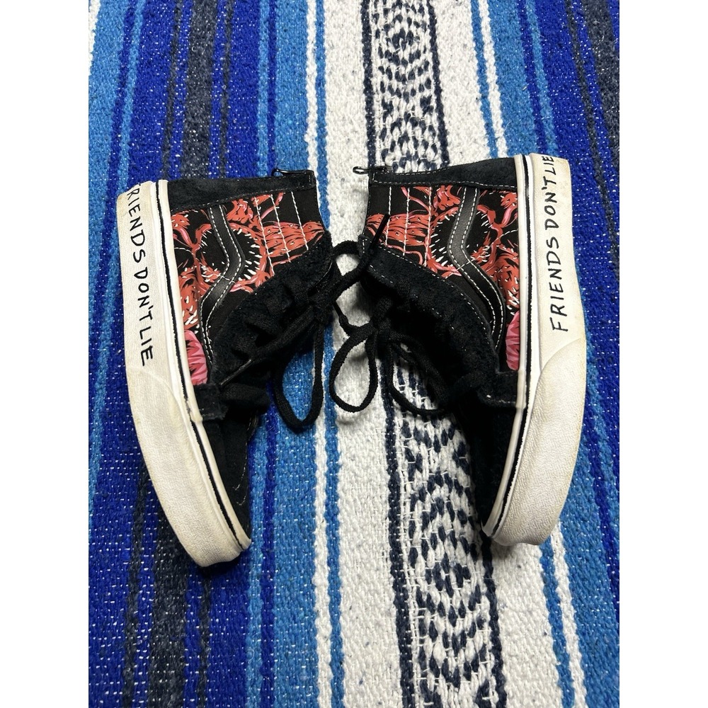 VANS Stranger Things Friends Don't Lie Sk8-Hi High Top kids Size 2 Old School